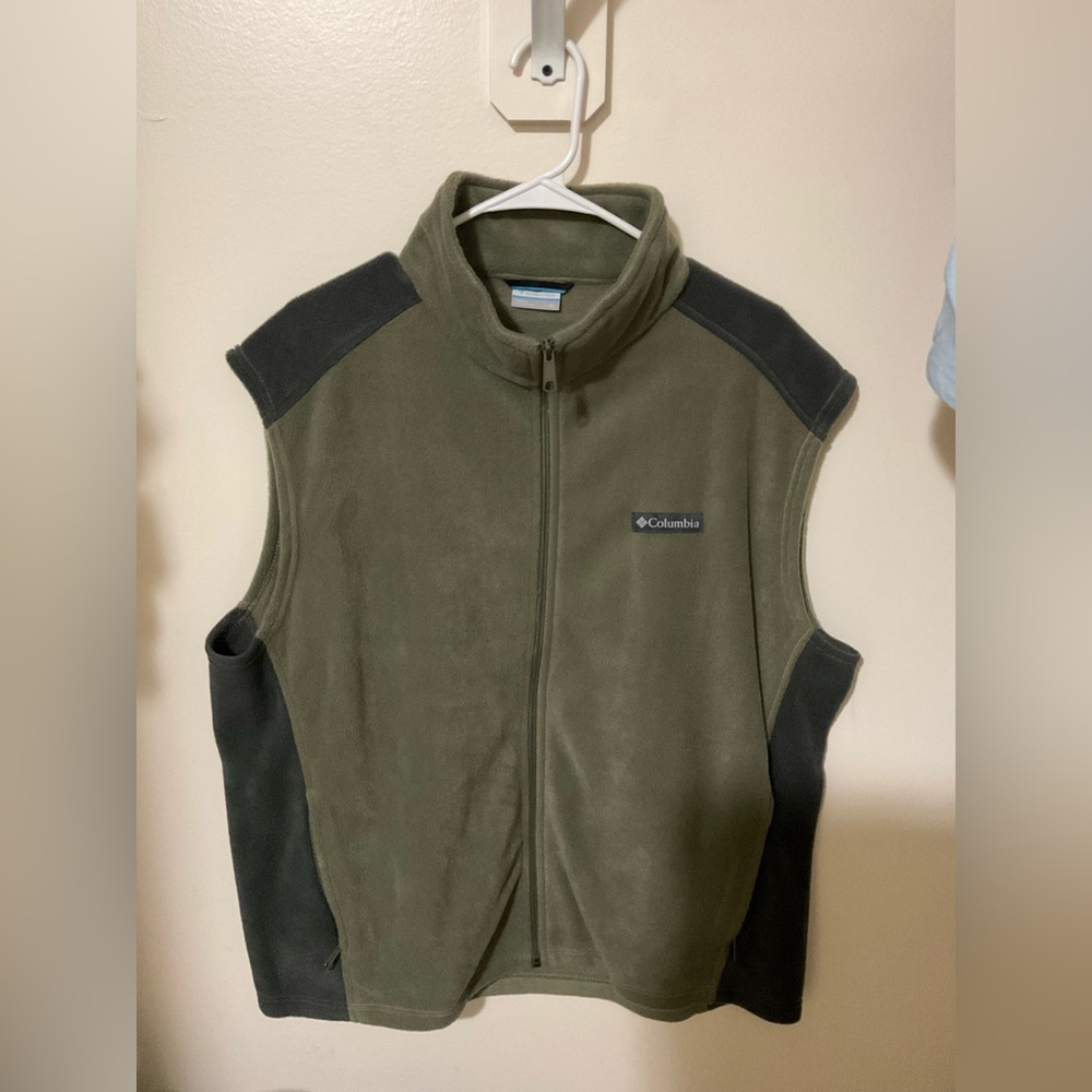 Columbia Light Vest